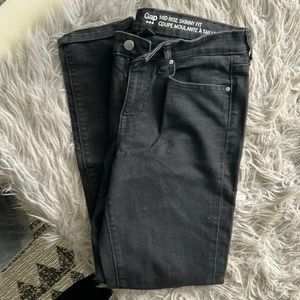Gently used gap black skinny jeans